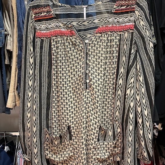 Gorgeous boho Free People top - Picture 2 of 2